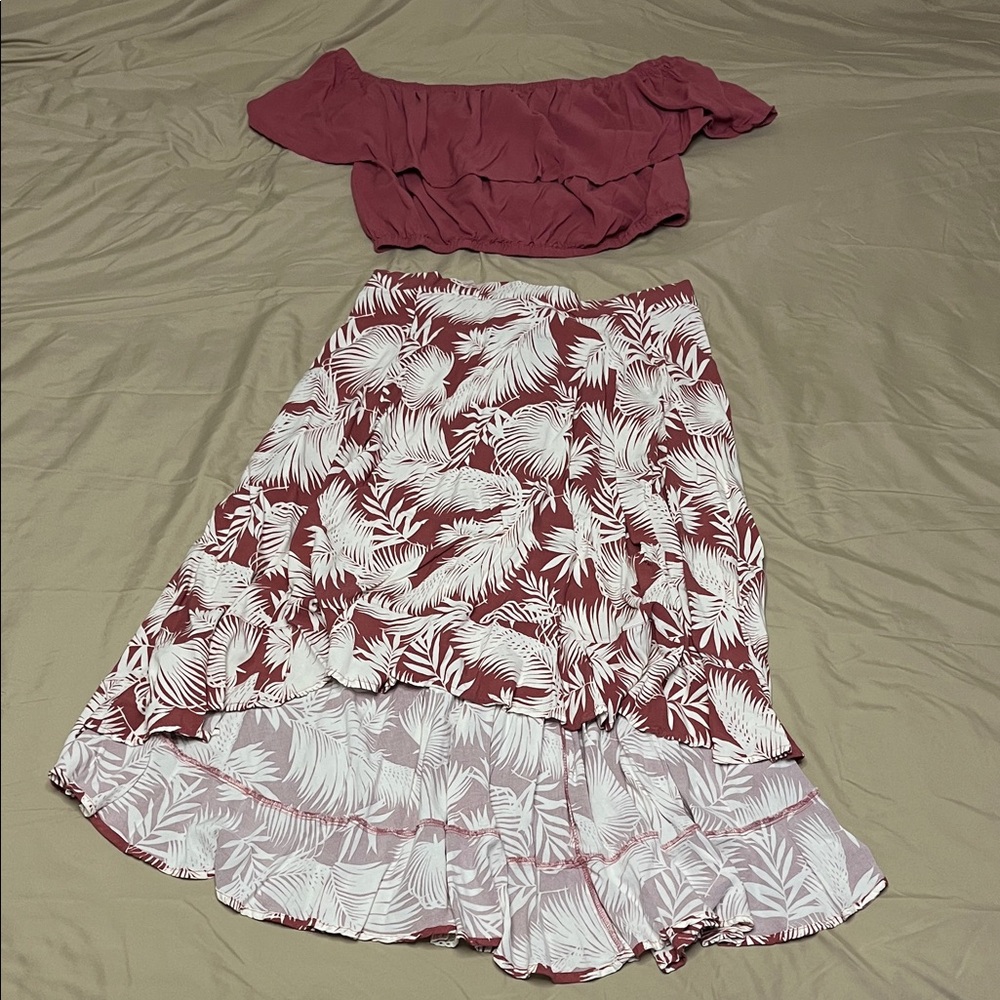 Torrid Size 1 Elegant Pink and White Floral Skirt and Puffy Pink Blouse Set